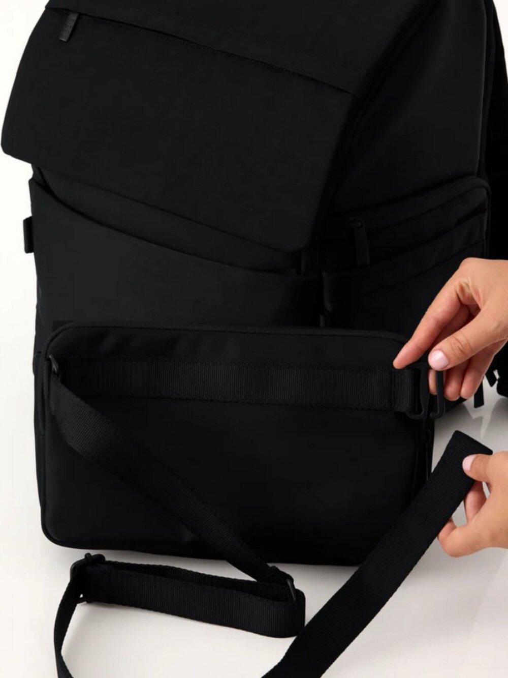 The Ultimate Diaper Backpack in Black - NWT still in original packaging - Picture 7 of 8